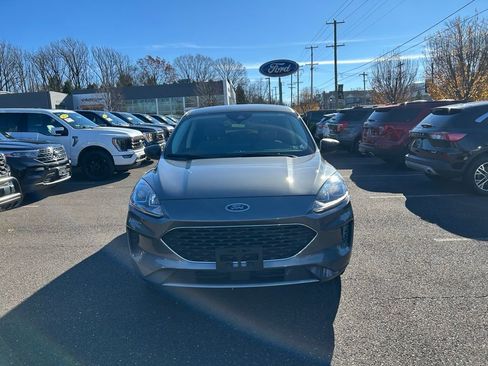 Certified 2022 Ford Escape SE image 2