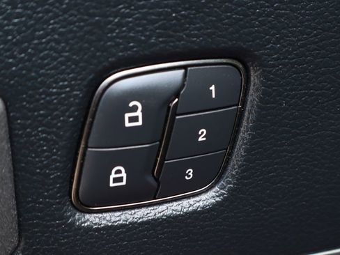 Used 2019 Ford F150 Raptor w/ Equipment Group 802A Luxury image 18