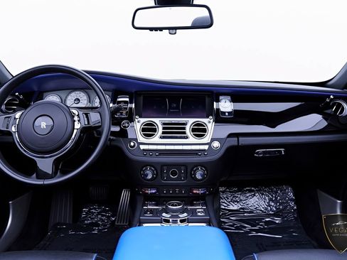 Used 2019 Rolls-Royce Dawn RWD image 92