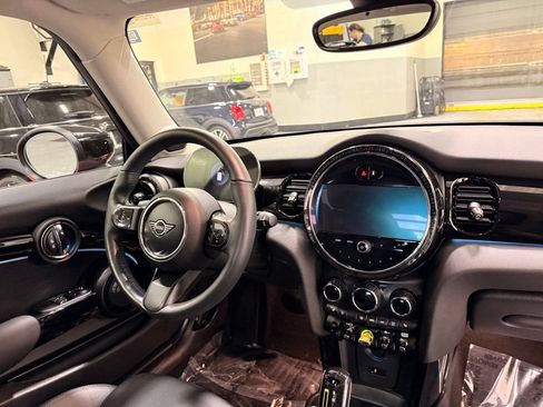 Used 2024 MINI Cooper SE FWD image 24
