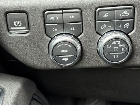 New 2025 GMC Sierra 2500 SLT w/ SLT Premium Package image 31