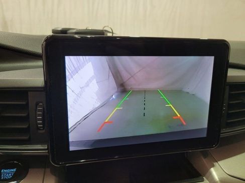 Used 2022 Ford Explorer XLT image 7