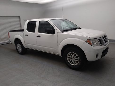 Used 2018 Nissan Frontier SV image 11