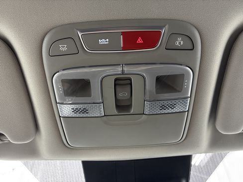 Certified 2023 Kia Telluride S w/ S Sunroof Package AWD/4WD image 19