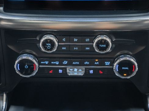 Used 2022 Ford F150 Lariat image 27