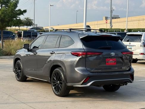 Used 2023 Toyota Highlander XSE FWD image 9