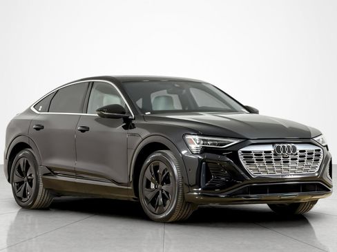 Used 2024 Audi Q8 e-tron Premium Plus w/ Premium Plus Package AWD/4WD image 7