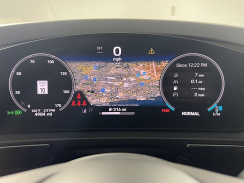 Certified 2025 Porsche Cayenne AWD/4WD image 18