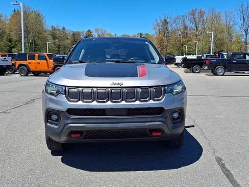 Used 2022 Jeep Compass Trailhawk w/ Trailhawk Convenience Group AWD/4WD image 2