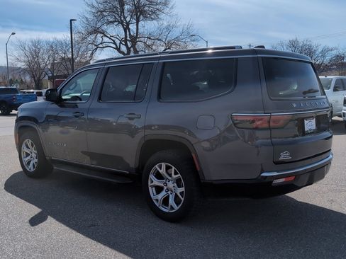 Used 2023 Jeep Wagoneer 4WD image 8