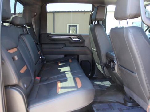 Used 2025 GMC Sierra 2500 AT4 w/ AT4 Premium Plus Package image 23