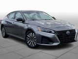 Used 2024 Nissan Altima 2.5 SV image 2