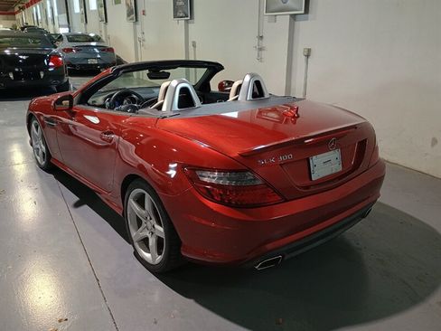 Used 2016 Mercedes-Benz SLK 300 w/ Premium 1 Package image 4