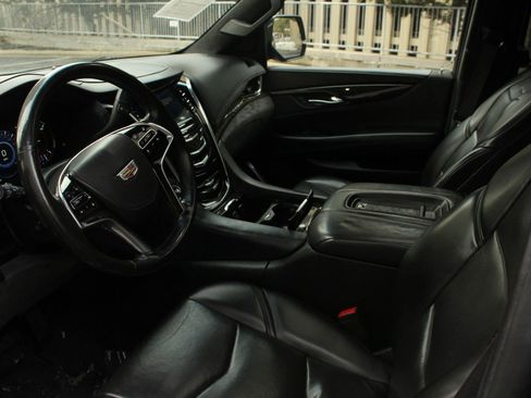 Used 2017 Cadillac Escalade ESV Platinum image 10