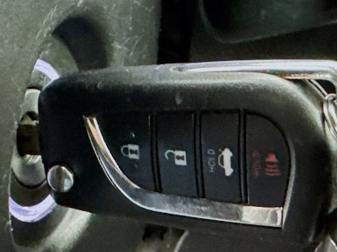 Used 2021 Toyota Camry SE FWD image 19