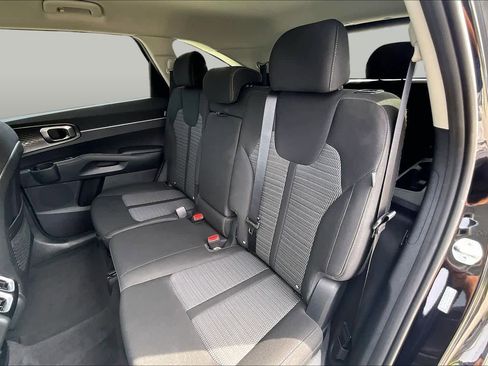 Certified 2026 Kia Sorento LX FWD image 18