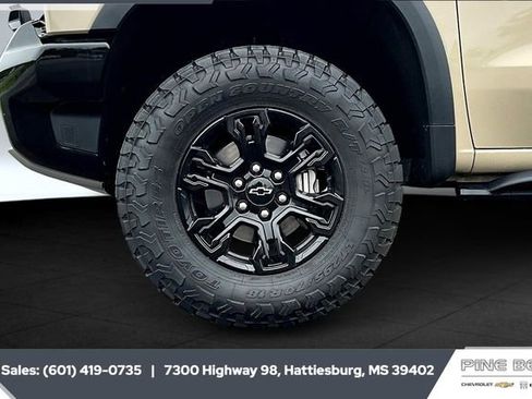 Used 2022 Chevrolet Silverado 1500 ZR2 w/ Technology Package image 7