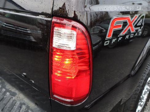 Used 2013 Ford F250 Lariat w/ Chrome Pkg image 25