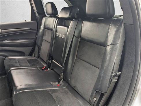 Used 2018 Jeep Grand Cherokee Altitude RWD image 19