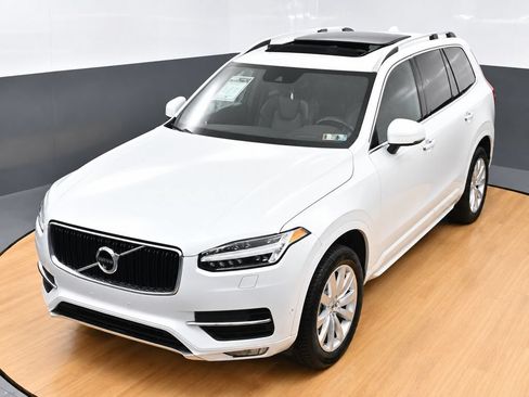 Used 2018 Volvo XC90 T6 Momentum w/ Convenience Package AWD/4WD image 40