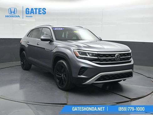 Used 2022 Volkswagen Atlas Cross Sport SE w/ Black Wheel Package AWD/4WD image 4