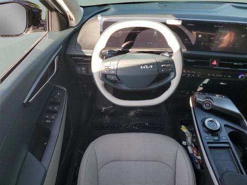 New 2025 Kia EV6 Wind image 10