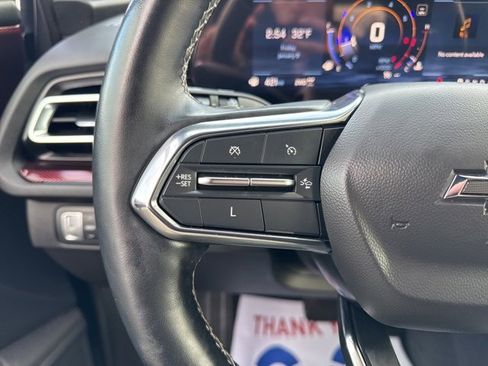 Used 2024 Chevrolet Traverse Z71 image 19