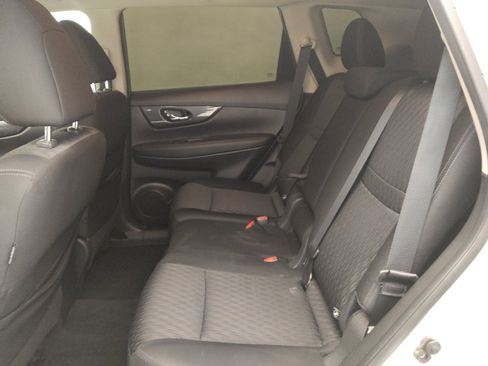 Used 2018 Nissan Rogue S FWD image 18