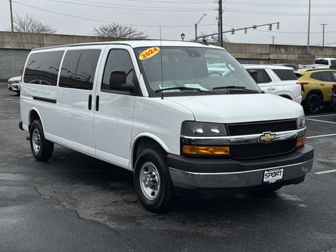 Used 2024 Chevrolet Express 3500 LT w/ LT Preferred Equipment Group image 25