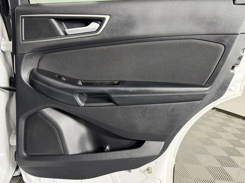 Used 2016 Ford Edge SEL FWD image 39