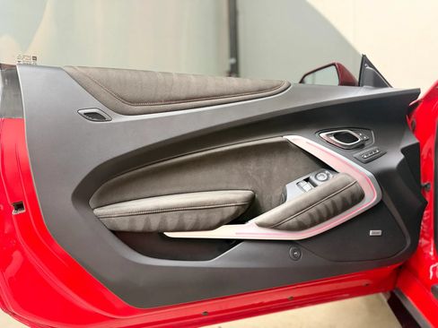 Used 2018 Chevrolet Camaro ZL1 RWD image 16