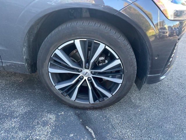 Used 2025 Volvo XC60 B5 Plus AWD/4WD image 20