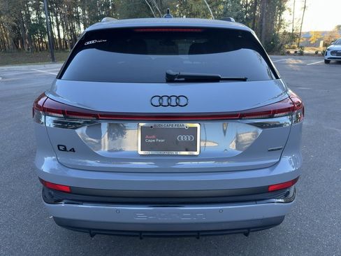 Used 2025 Audi Q4 e-tron Prestige image 6