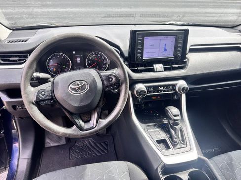 Used 2021 Toyota RAV4 XLE AWD/4WD image 12