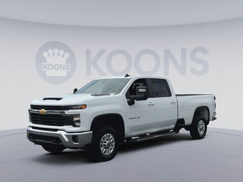 Used 2025 Chevrolet Silverado 2500 LT w/ Convenience Package image 5