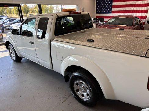 Used 2017 Nissan Frontier S image 6