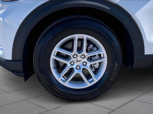 Certified 2025 Ford Explorer Active image 11