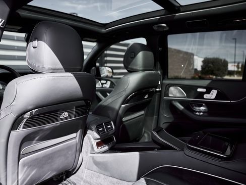 Used 2024 Mercedes-Benz Maybach GLS 600 Maybach GLS 600 image 41