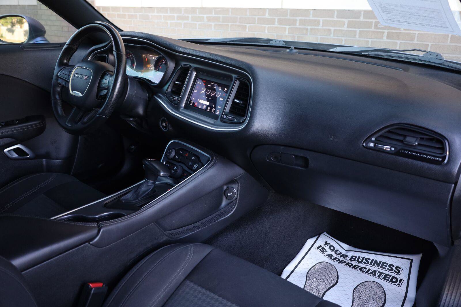 Used 2018 Dodge Challenger R/T RWD image 28