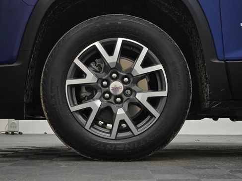 Used 2023 GMC Acadia SLE w/ Driver Convenience Package image 17