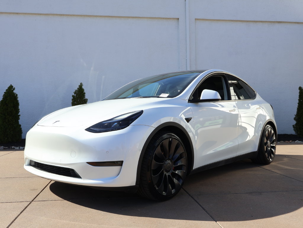 Used 2022 Tesla Model Y Performance AWD/4WD image 3