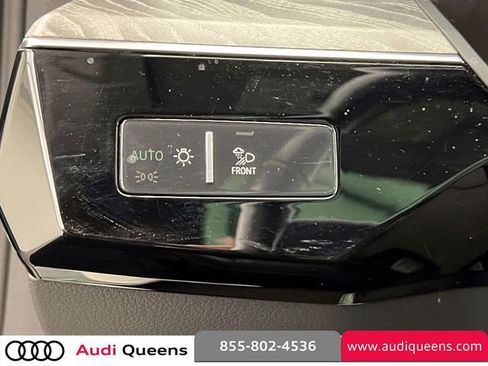Used 2021 Audi e-tron Premium Plus w/ Premium Plus Package image 19