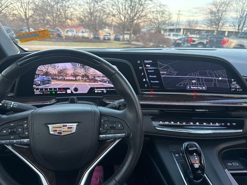 Used 2024 Cadillac Escalade ESV Sport Platinum w/ LPO, ONYX Package image 18