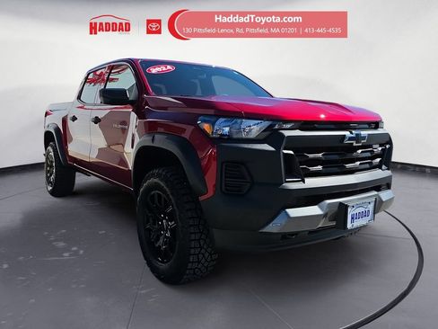 Used 2024 Chevrolet Colorado Trail Boss w/ Advanced Trailering Package AWD/4WD image 8