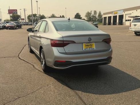 Used 2024 Volkswagen Jetta SE FWD image 7