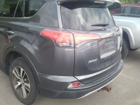 Used 2016 Toyota RAV4 XLE AWD/4WD image 6