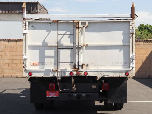 Used 2017 Ford F550 2WD Regular Cab Super Duty image 8
