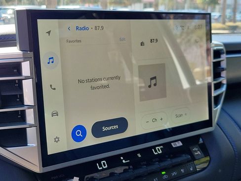 Used 2025 Toyota Tundra Platinum image 24