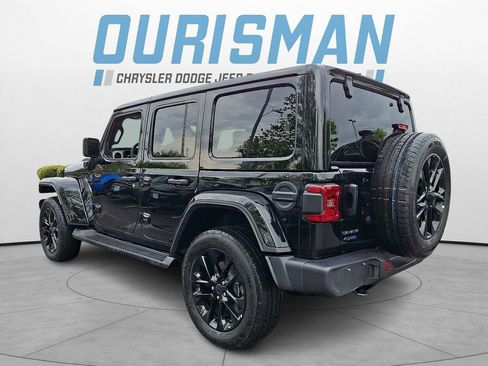 Certified 2025 Jeep Wrangler Unlimited Sahara AWD/4WD image 4