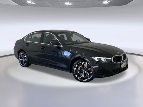 Used 2025 BMW 330i xDrive Sedan w/ Premium Package image 6